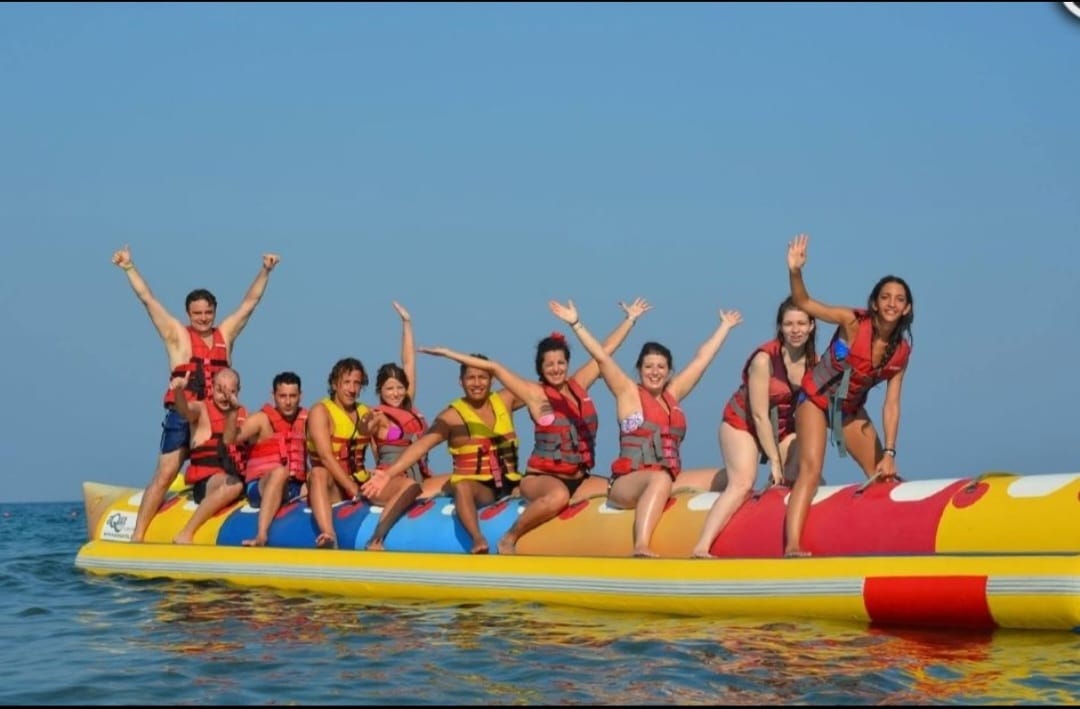 Banana boat en Son Bou, Menorca - Irinsur