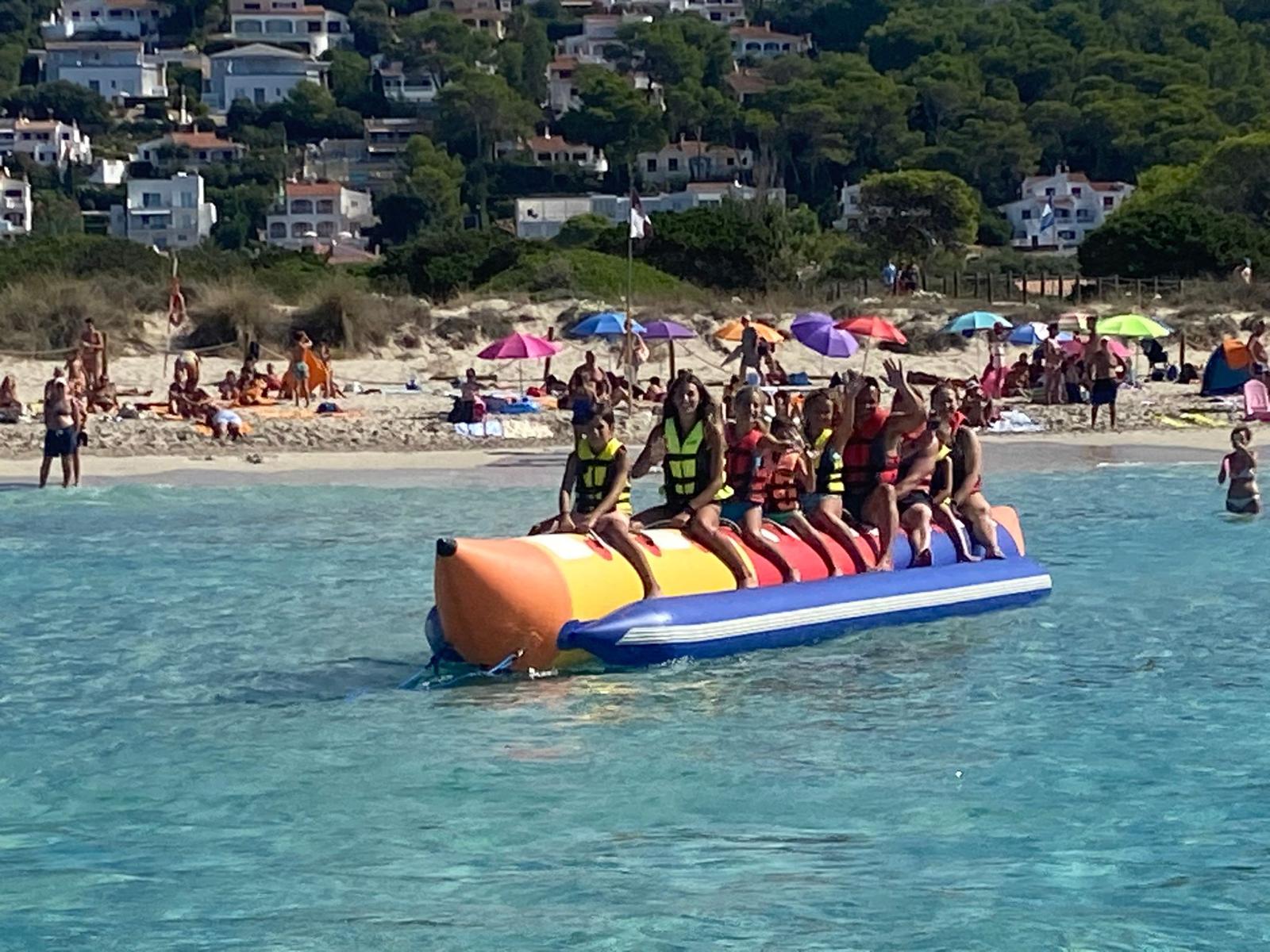 Banana boat en Son Bou, Menorca - Irinsur